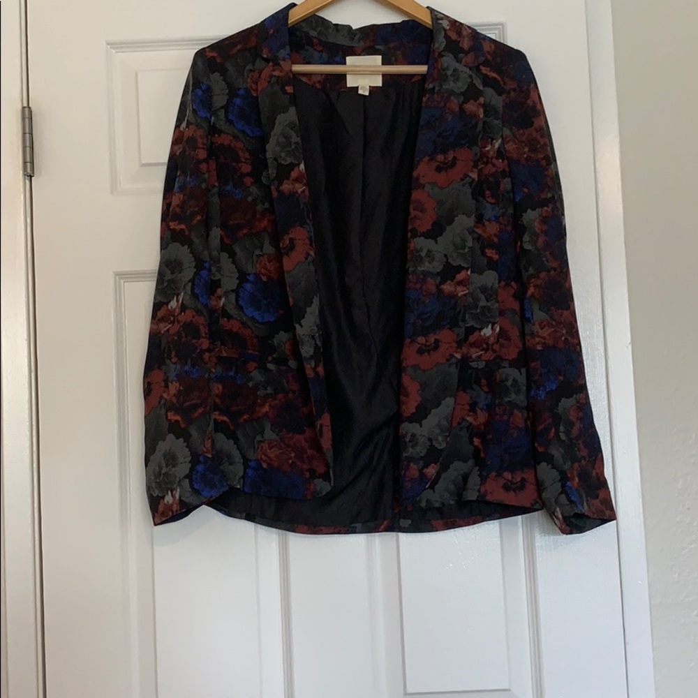 Dark floral silence and noise blazer